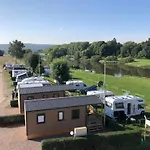 Grohnder Faehrhaus Szálloda 3*